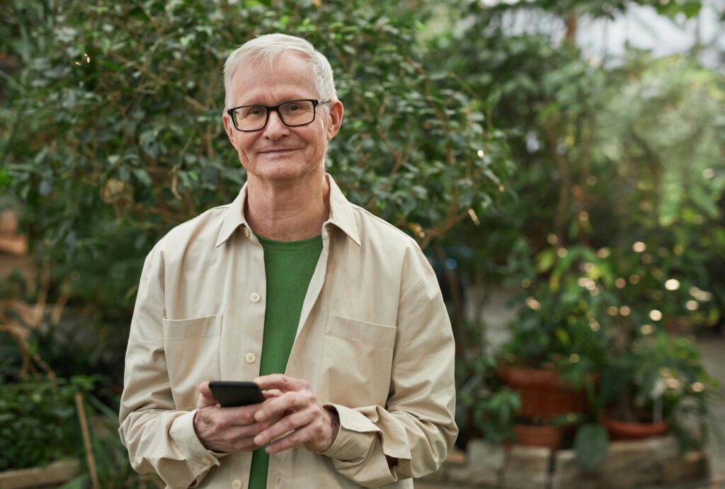 Best 5 5G Smartphone For Seniors