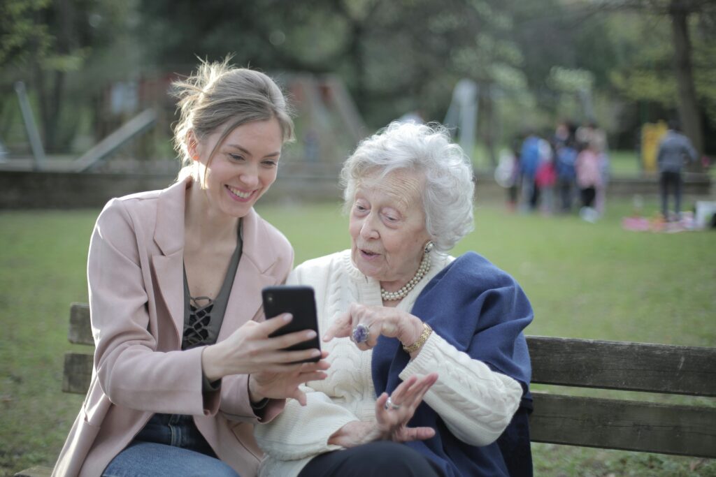 Best 5 5G Smartphone For Seniors